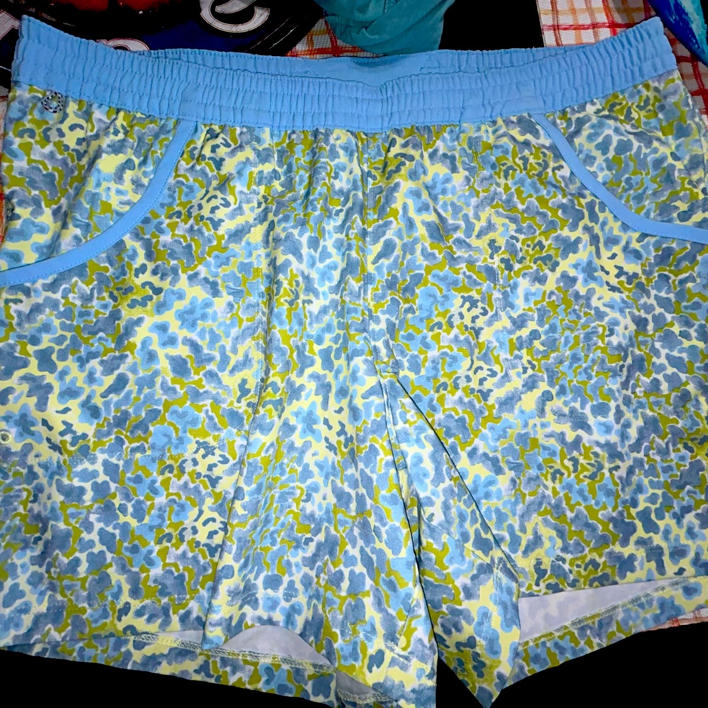 Columbia large shorts NWOT